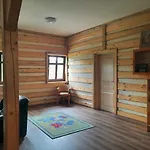 Δωμάτια σε οικογενειακή κατοικία U Bohouse
